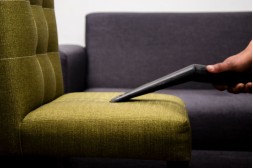 Sofa reinigen: So wird die Couch wieder sauber Sofa reinigen: So wird die Couch wieder sauber